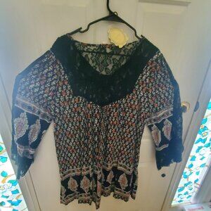 Velzera Black Foral and Lace Tunic Dress. 3XL